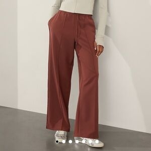 NWT Athleta Endeavor High Rise Relaxed
Pant Size M Cream color